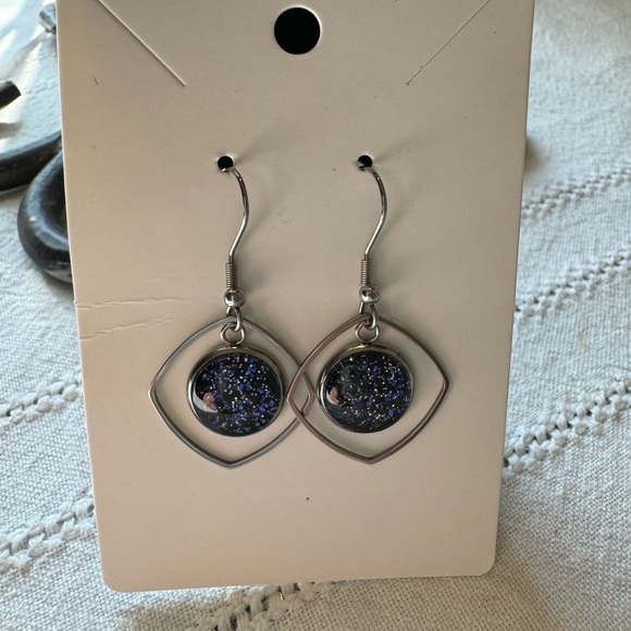 Color Street nail polish strips “Living the Gleam” AND matching earrings nwt - Picture 9 of 11